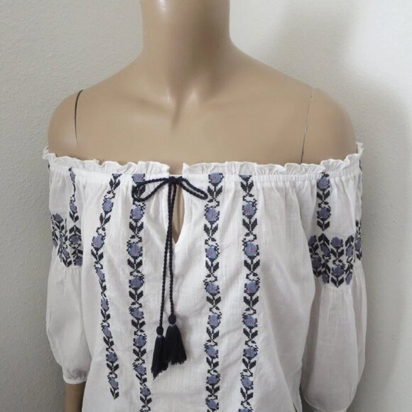 NWT Abercrombie & Fitch Womens Off Shoulder Embriodered Top Size XS White - Picture 4 of 7